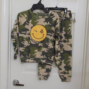 NWT 2pc Volcom Camouflage Smiley Face Sweatshirt & Sweatpants Set sz 6
